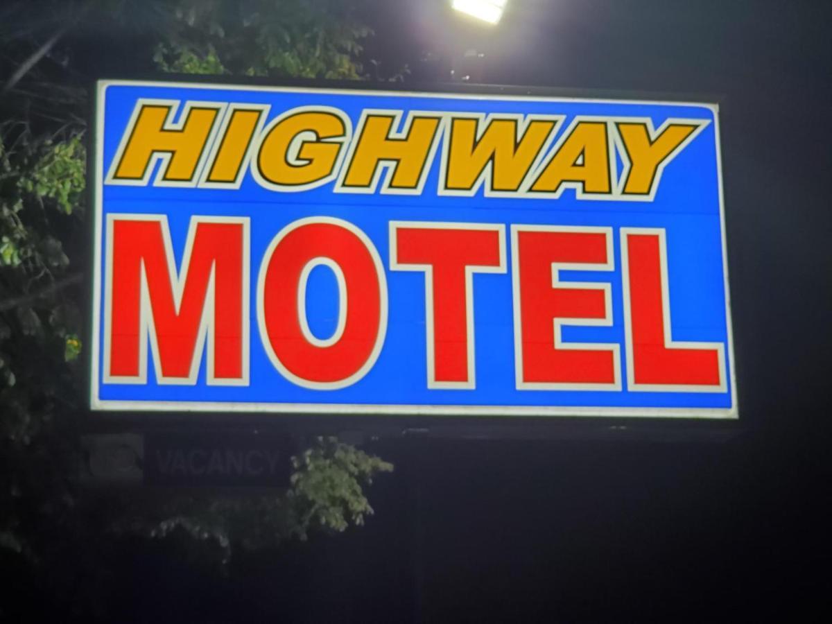 Highway Motel Saint Paul Exterior photo